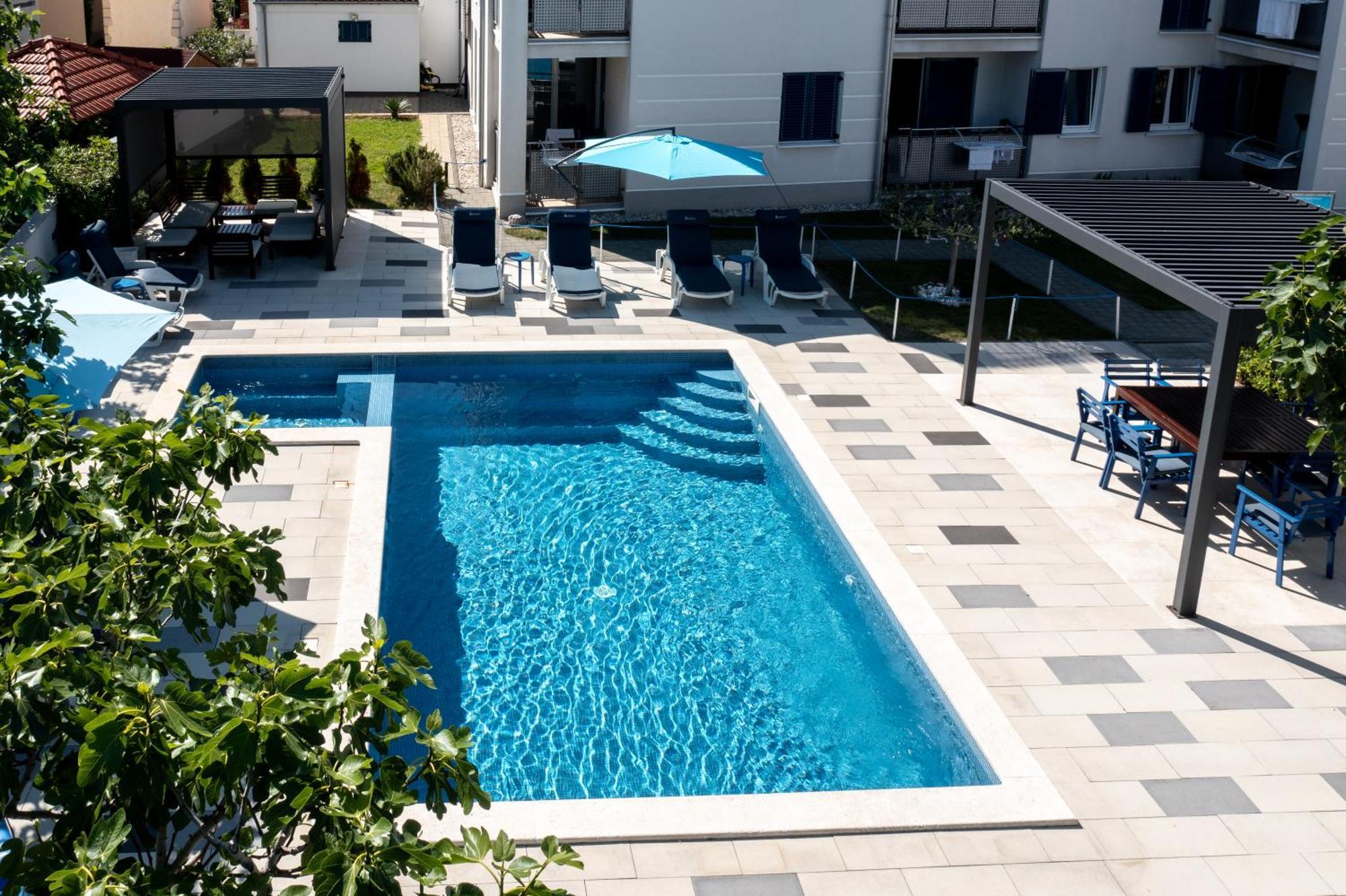 Adorami Apartments バスカ エクステリア 写真