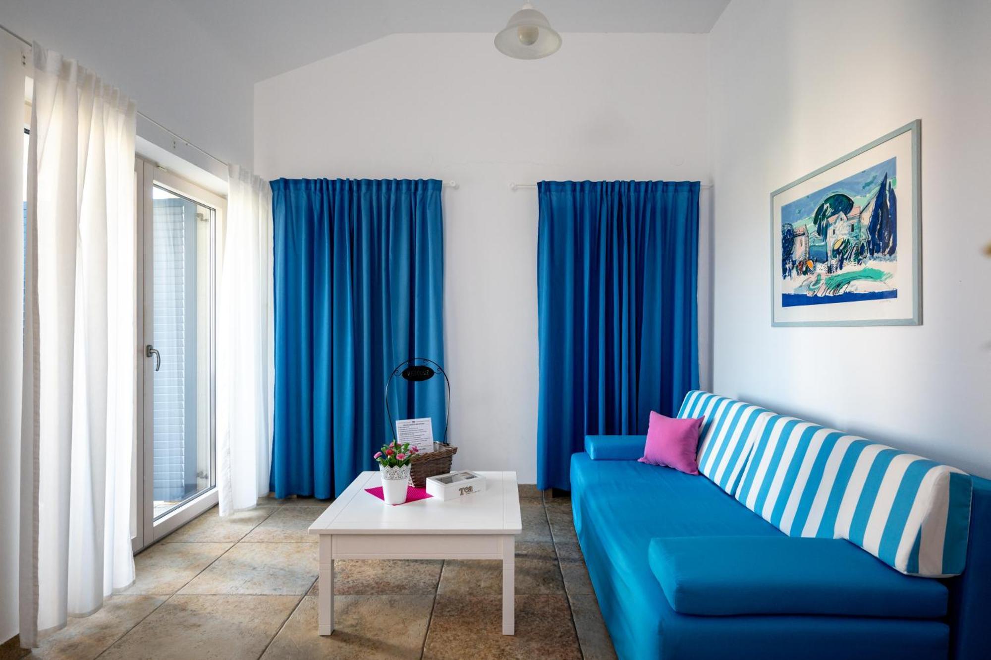 Adorami Apartments バスカ 部屋 写真
