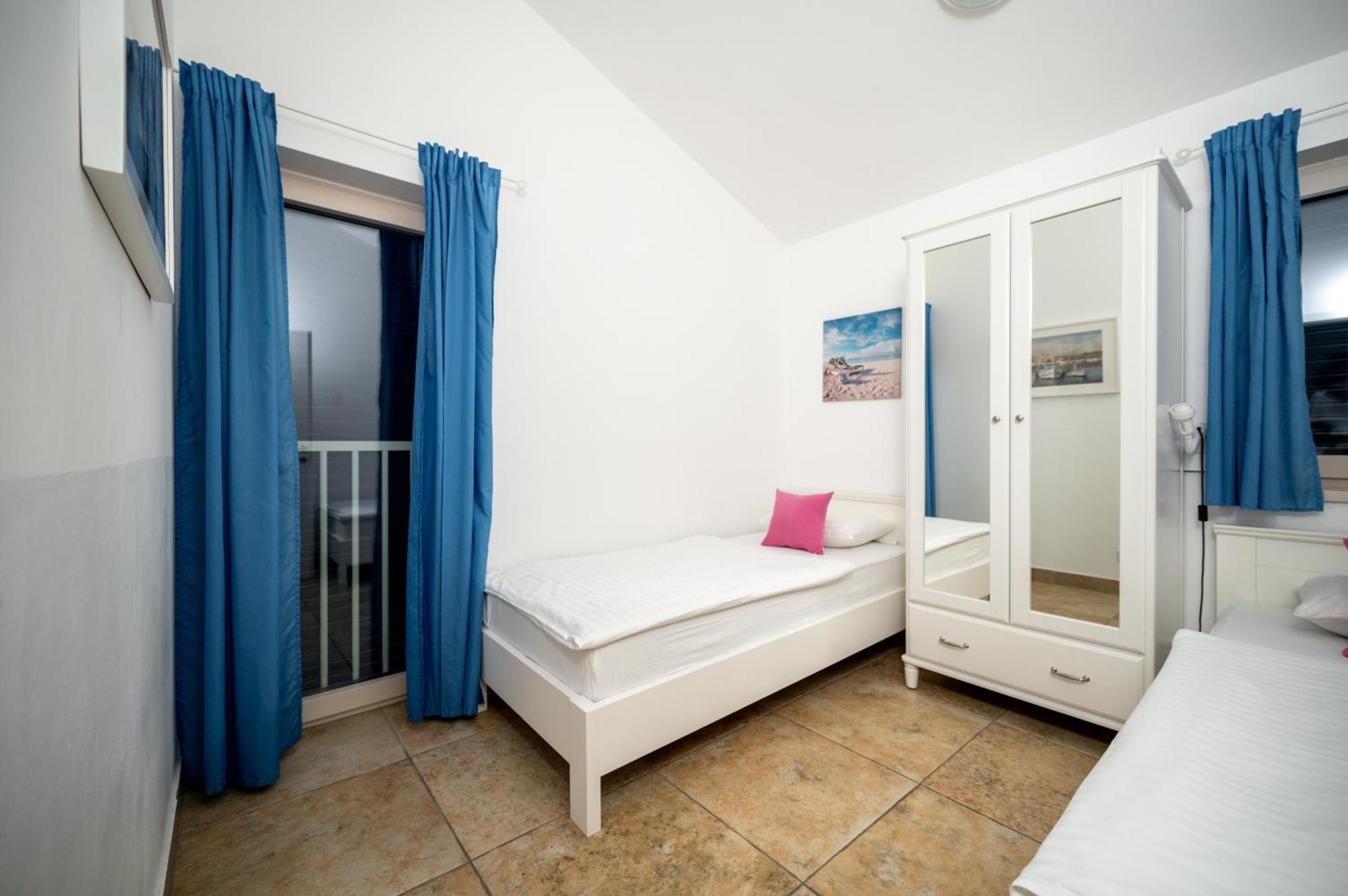 Adorami Apartments バスカ 部屋 写真