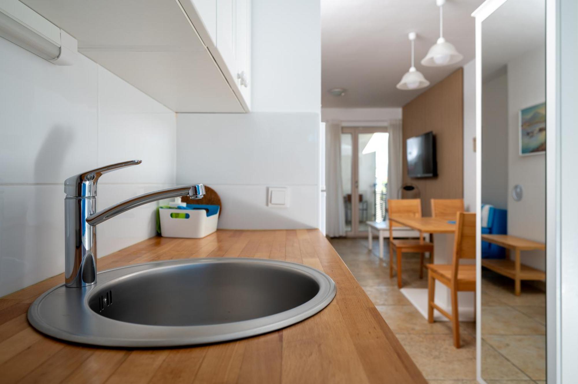 Adorami Apartments バスカ 部屋 写真