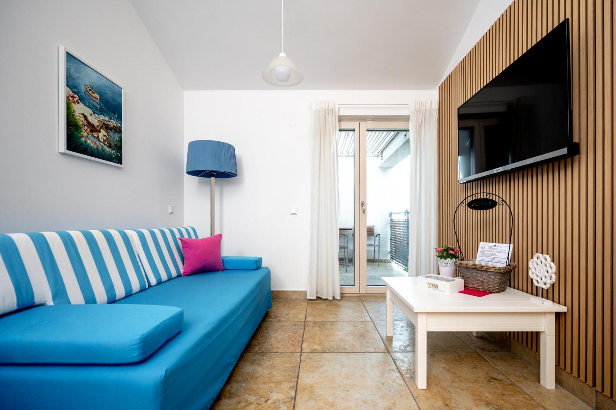 Adorami Apartments バスカ 部屋 写真